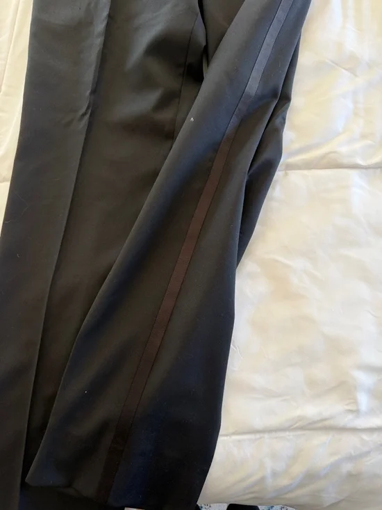 Calvin Klein Black Tuxedo Suit | 100% Wool | Size 34R | Peak Lapel - Picture 5 of 7